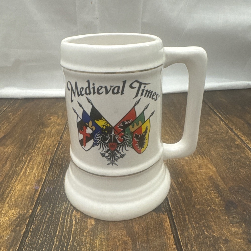 STEIN MEDIEVAL TIMES Ceramic Tankard Style Beer Stein 32 OZ
